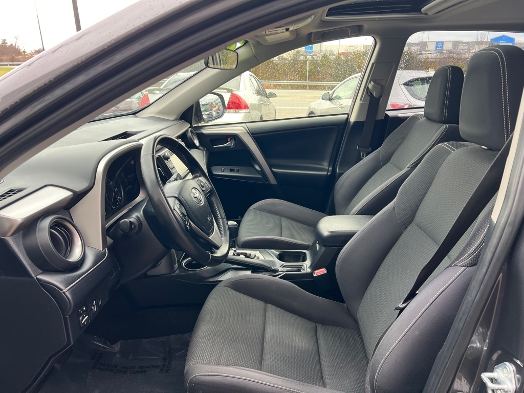 Toyota RAV4 XLE FWD 2018