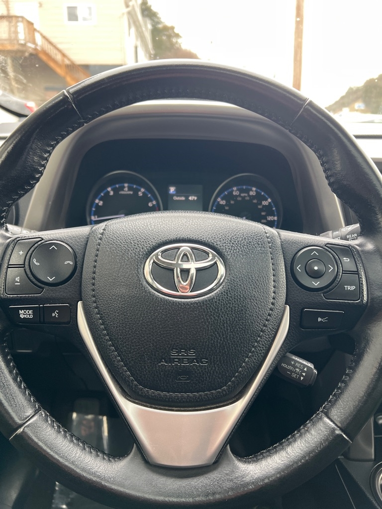 Toyota RAV4 XLE FWD 2018