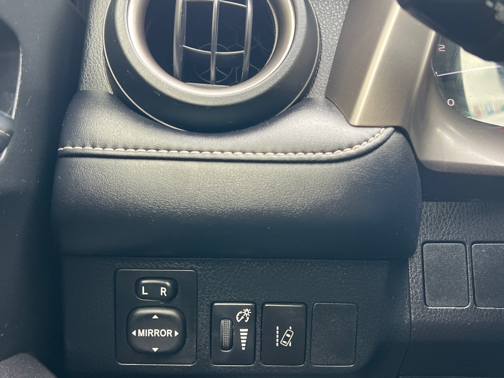 Toyota RAV4 XLE FWD 2018