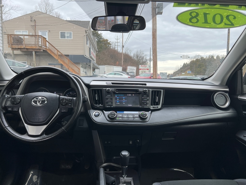 Toyota RAV4 XLE FWD 2018