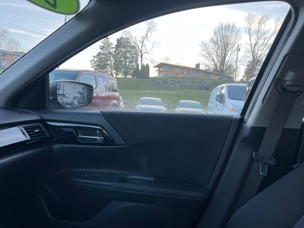 Honda Accord LX Sedan CVT 2017