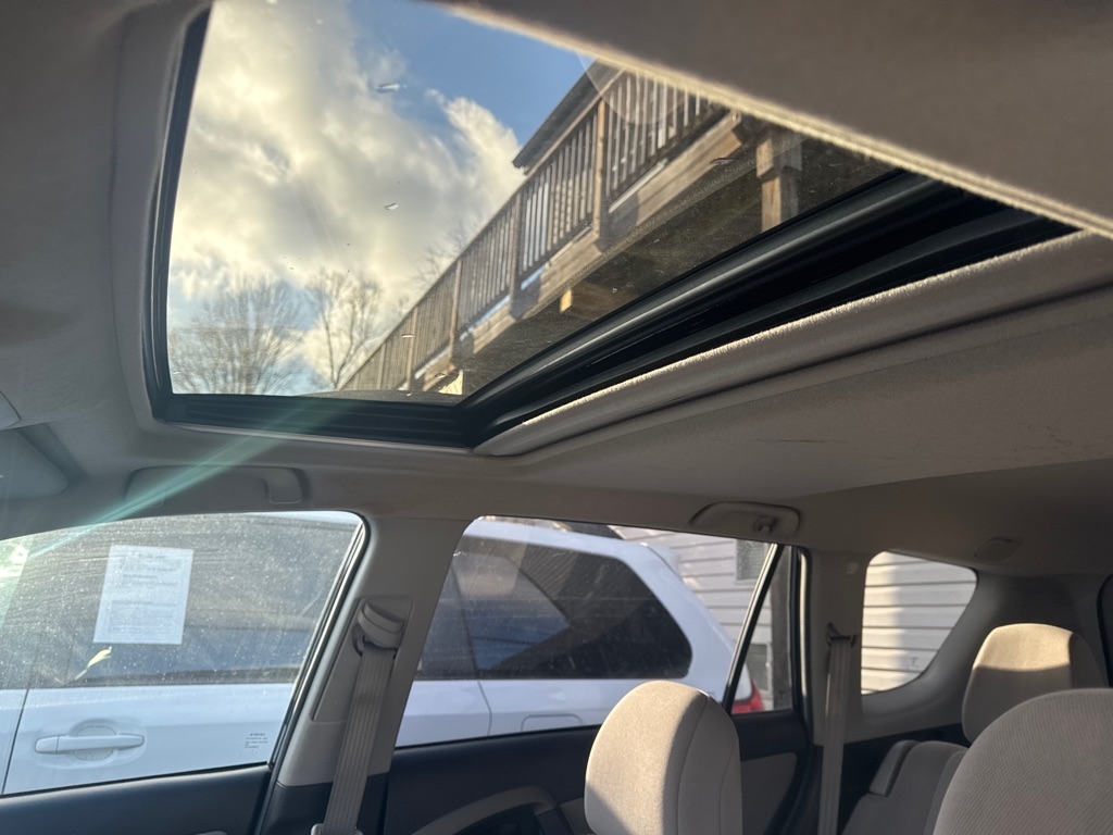 Toyota RAV4 Base I4 4WD 2012