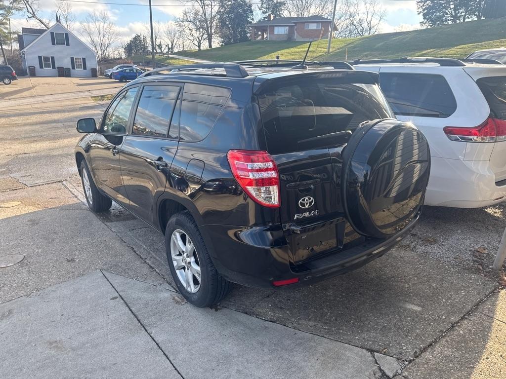 Toyota RAV4 Base I4 4WD 2012