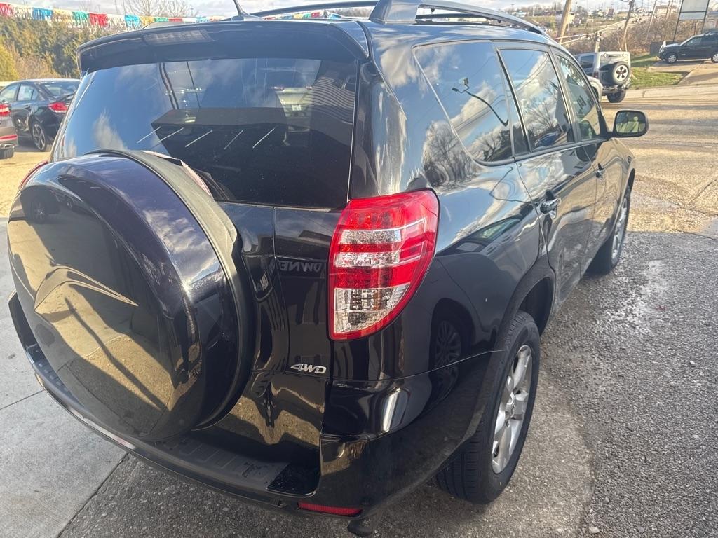 Toyota RAV4 Base I4 4WD 2012