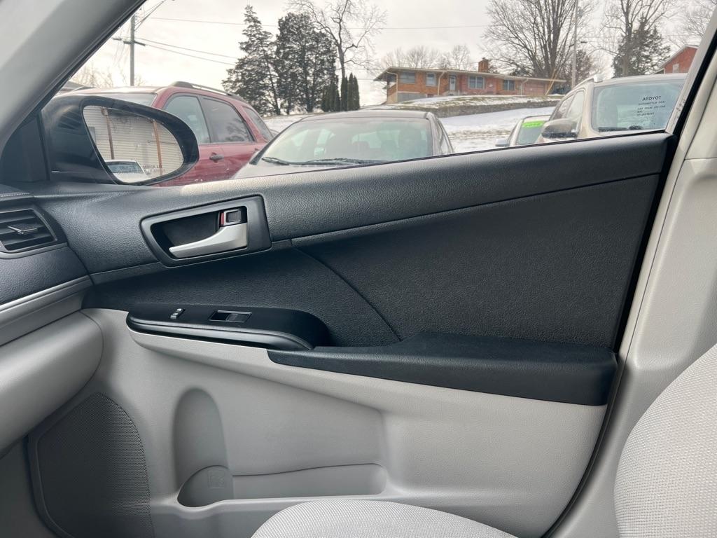 Toyota Camry SE 2012