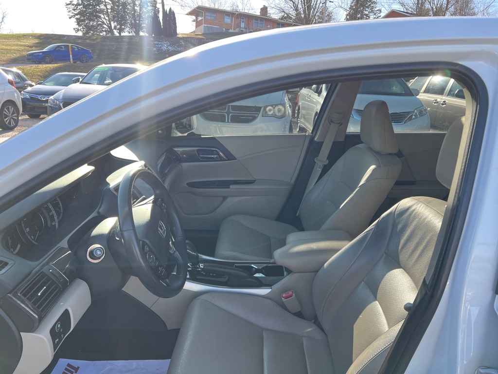 Honda Accord Touring V6 Sedan 6-Spd AT 2017