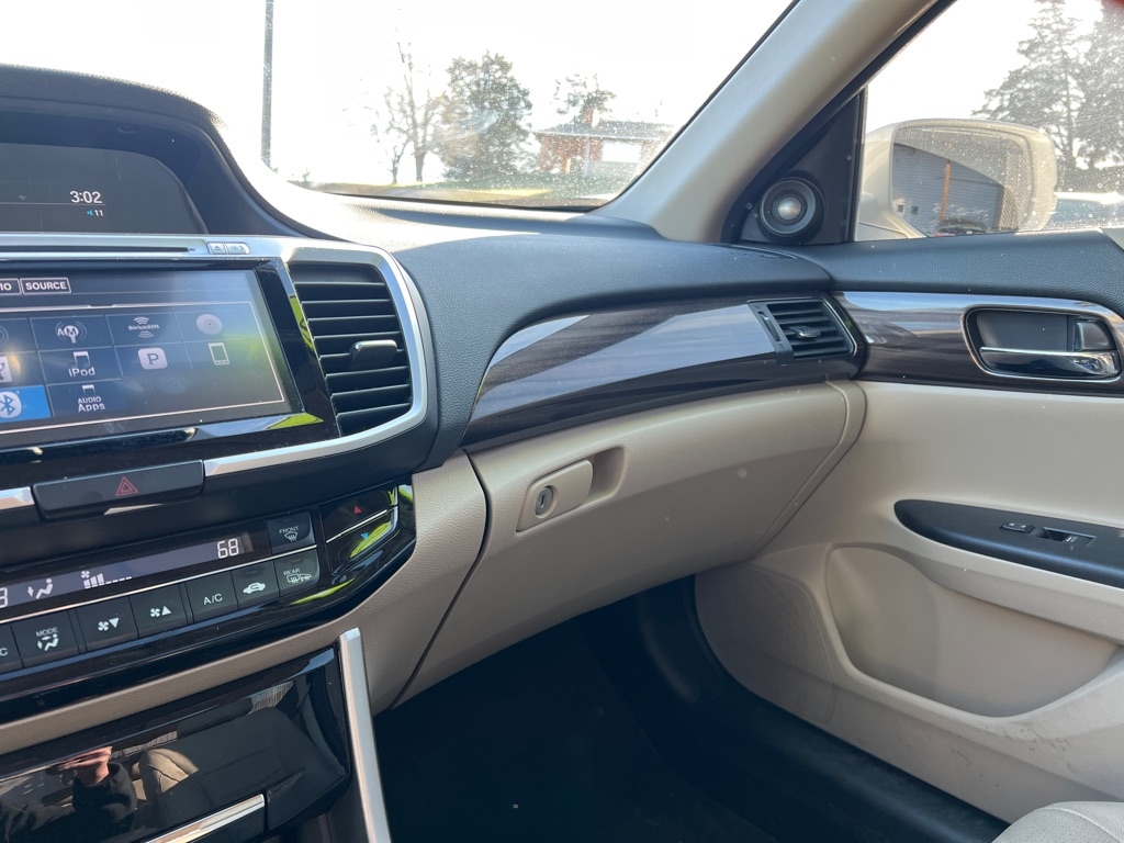 Honda Accord Touring V6 Sedan 6-Spd AT 2017