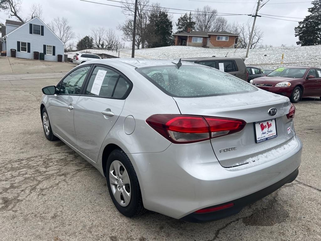 Kia Forte LX 5D Hatchback 2018