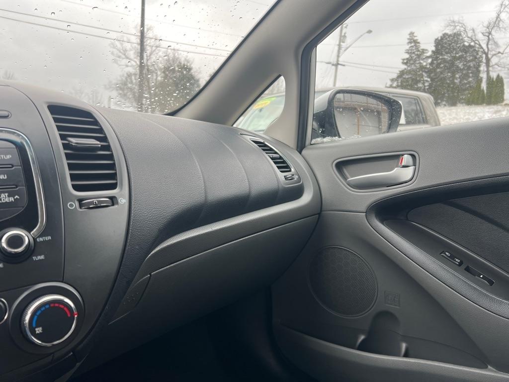 Kia Forte LX 5D Hatchback 2018