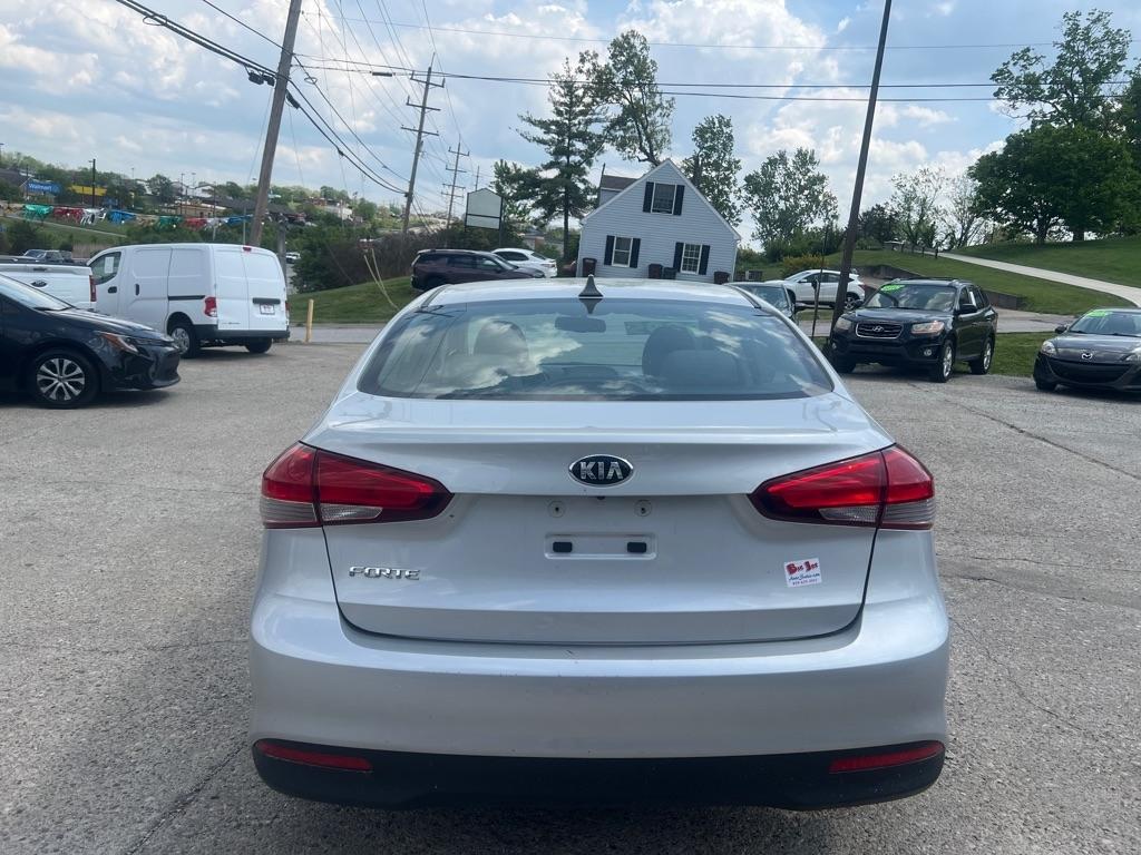 Kia Forte LX 5D Hatchback 2018