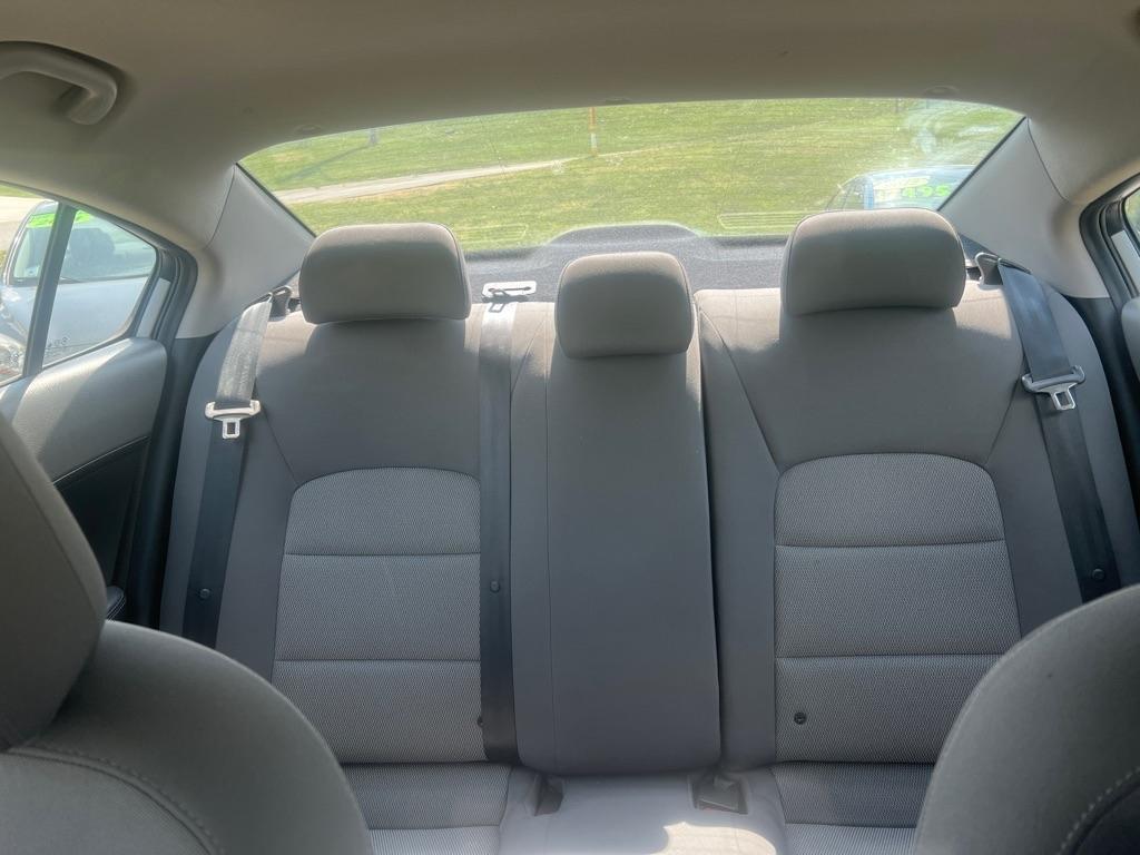 Kia Forte LX 5D Hatchback 2018