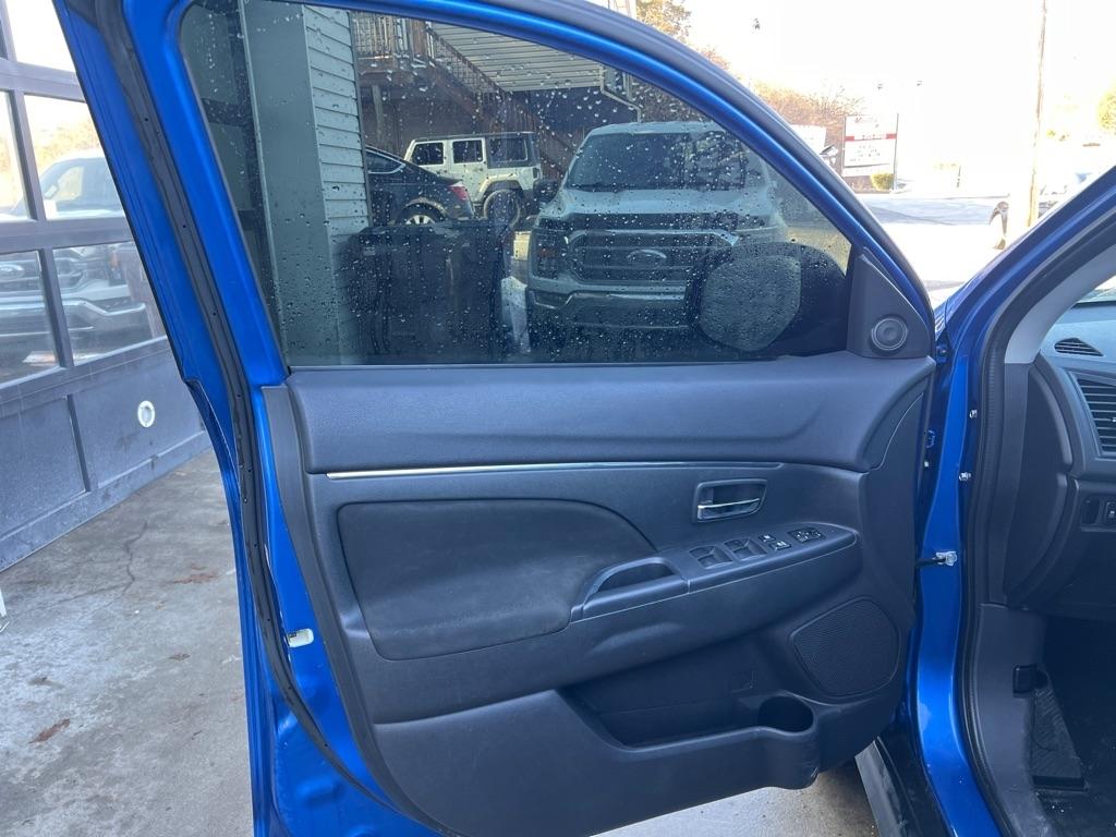 Mitsubishi Outlander Sport 2.0 ES 4WD CVT 2016