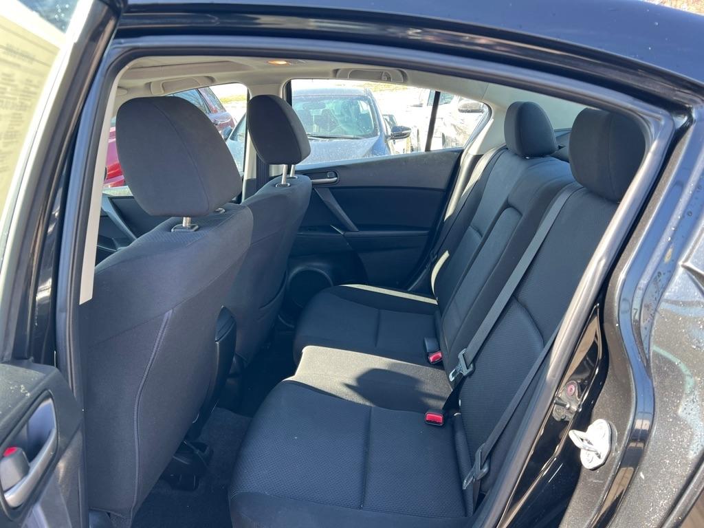 Mazda MAZDA3 i Touring 4-door 2011