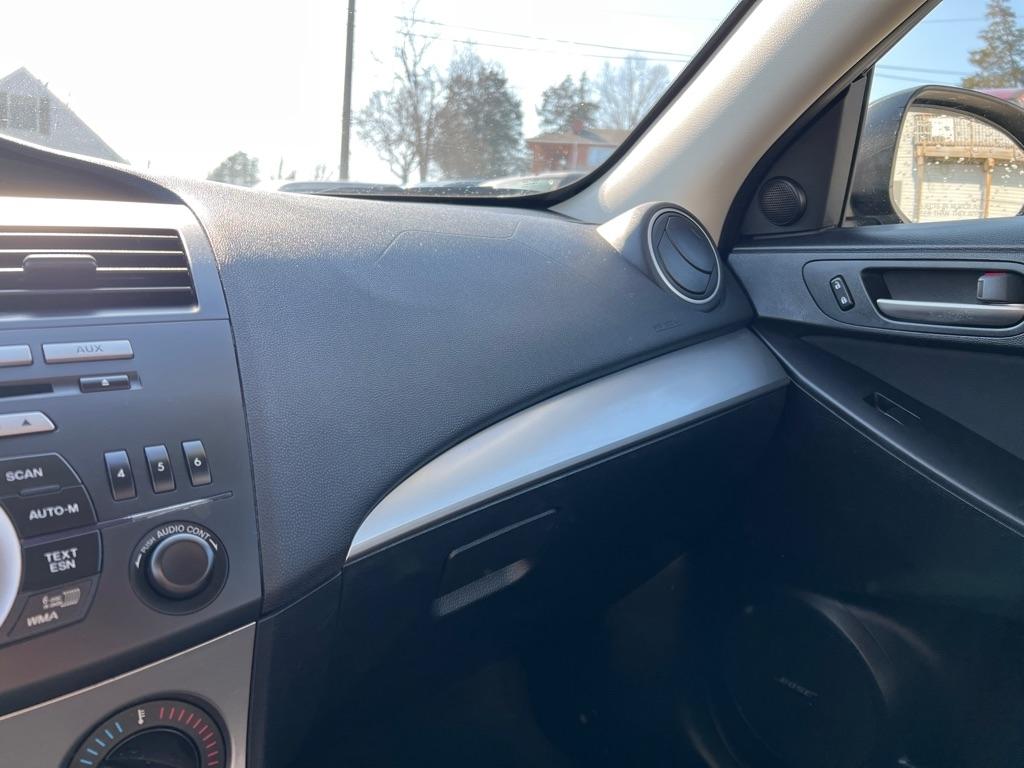 Mazda MAZDA3 i Touring 4-door 2011