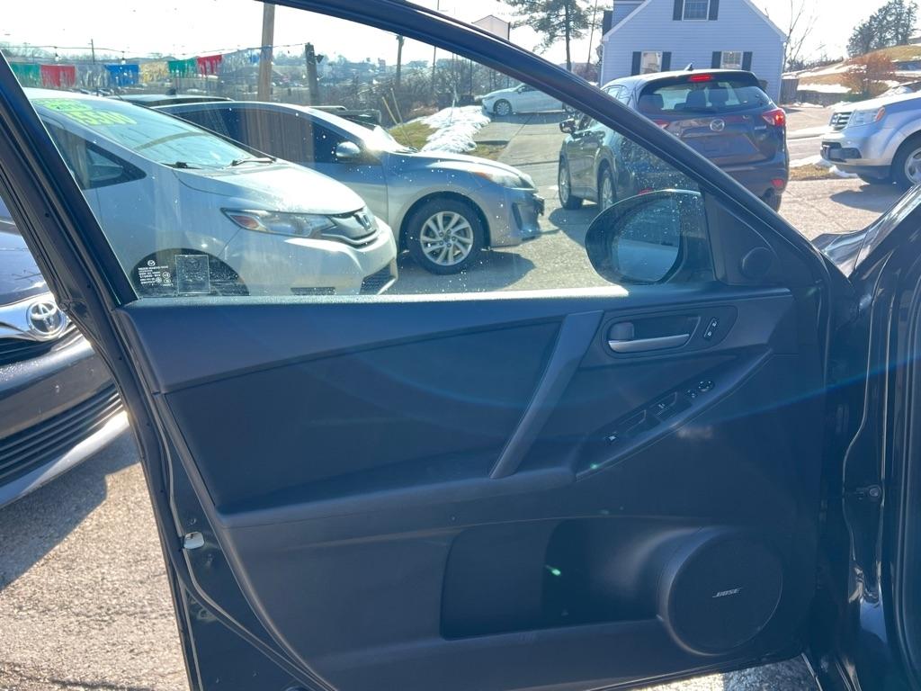 Mazda MAZDA3 i Touring 4-door 2011