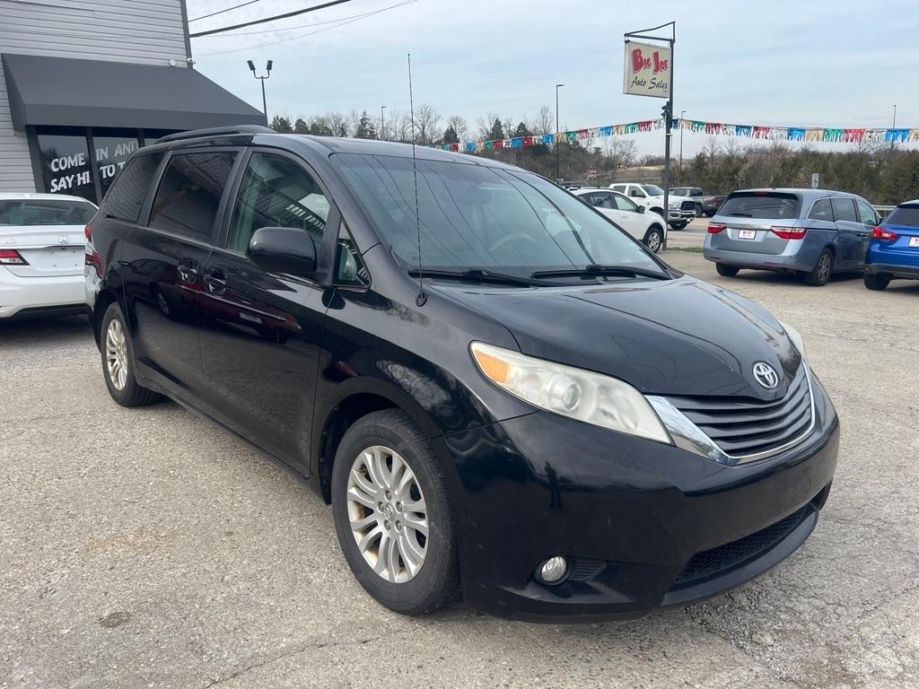Toyota Sienna XLE FWD 8-Passenger V6 2014