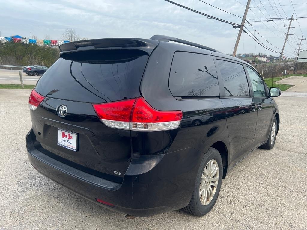 Toyota Sienna XLE FWD 8-Passenger V6 2014