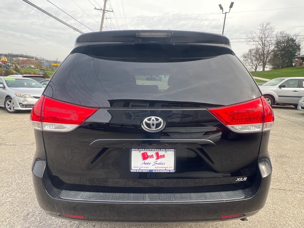 Toyota Sienna XLE FWD 8-Passenger V6 2014