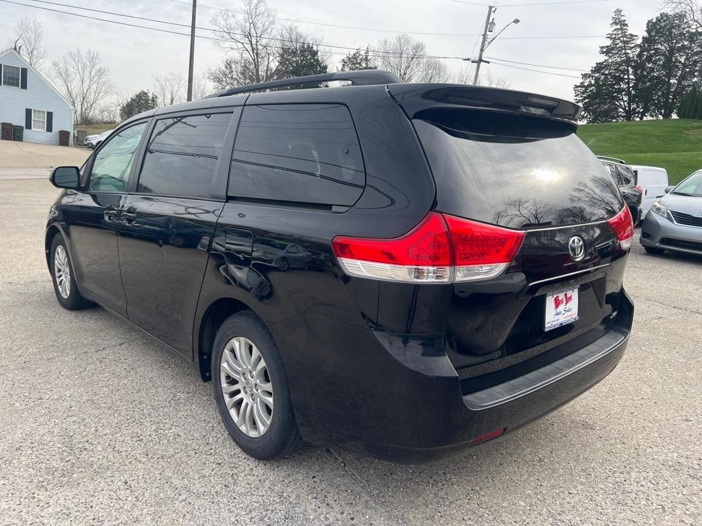 Toyota Sienna XLE FWD 8-Passenger V6 2014