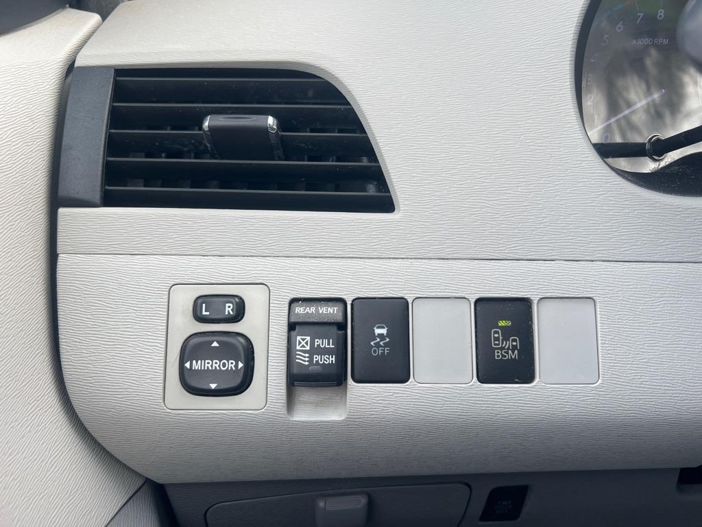 Toyota Sienna XLE FWD 8-Passenger V6 2014