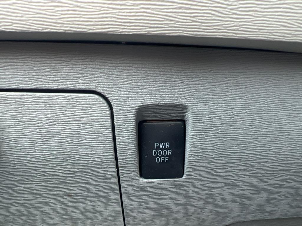 Toyota Sienna XLE FWD 8-Passenger V6 2014