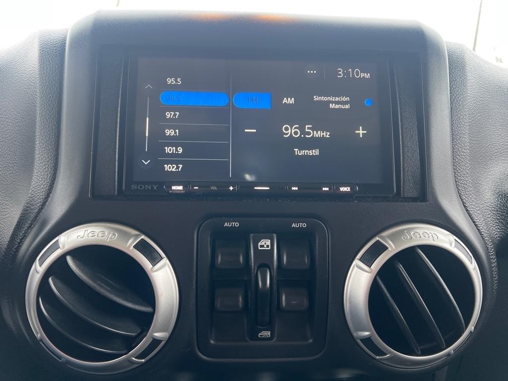 Jeep Wrangler Unlimited Sahara 4WD 2016