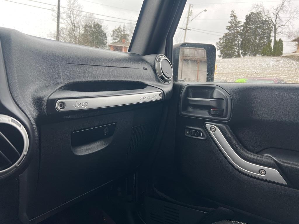 Jeep Wrangler Unlimited Sahara 4WD 2016