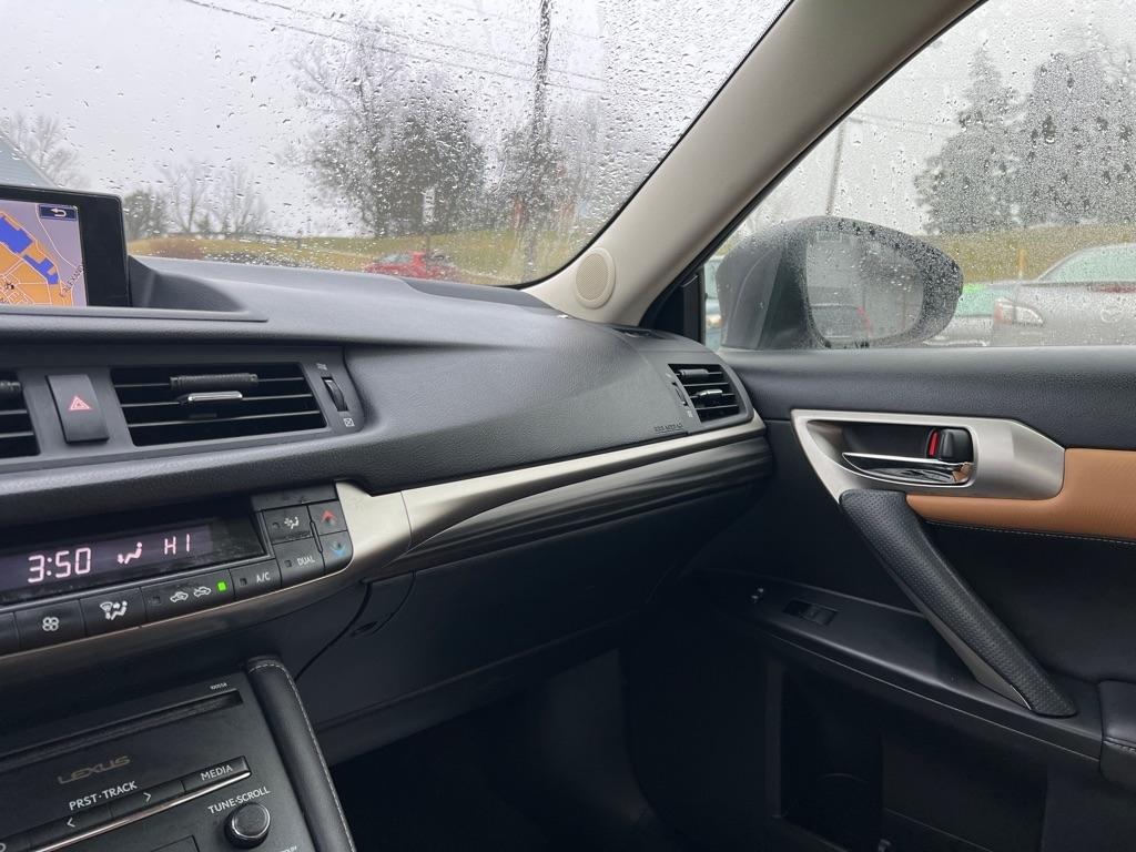 Lexus CT 200h 5dr Sdn Hybrid 2015