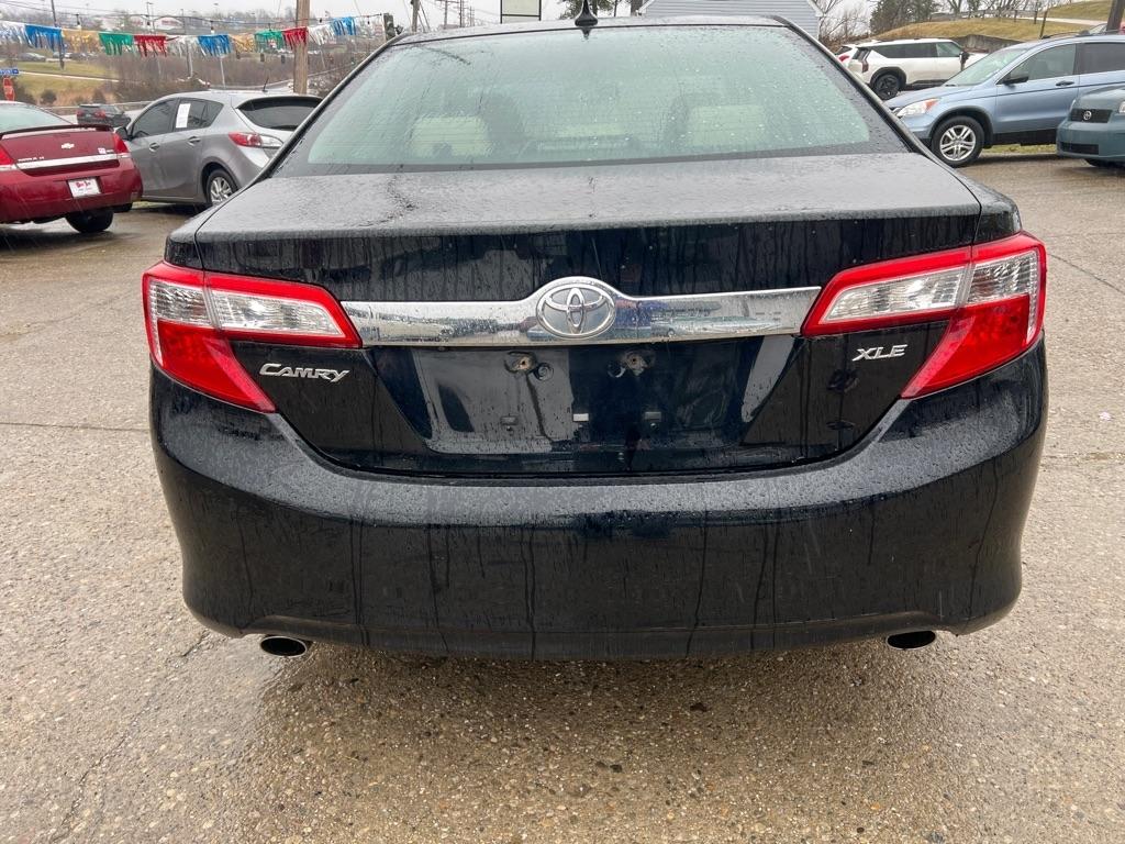 Toyota Camry XLE V6 2014