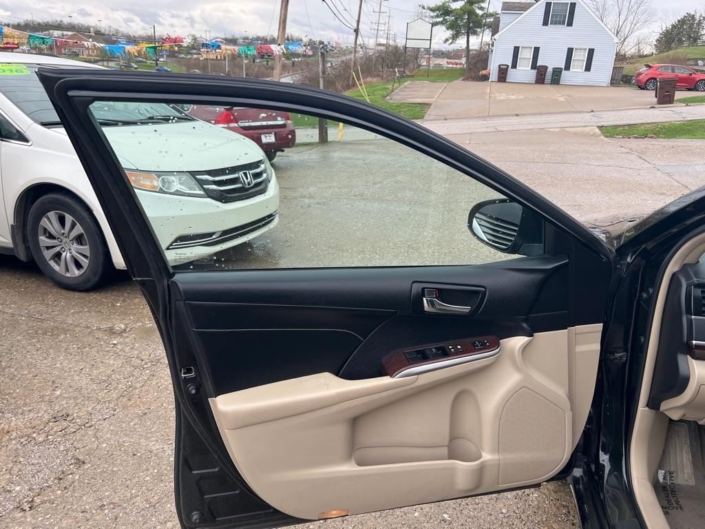 Toyota Camry XLE V6 2014