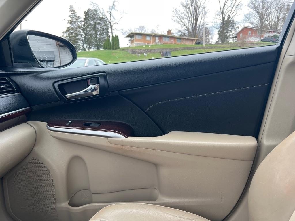 Toyota Camry XLE V6 2014