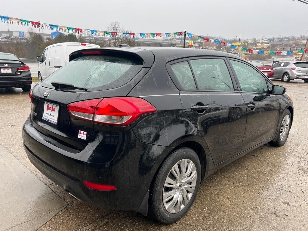 Kia Forte 5-Door LX 2016