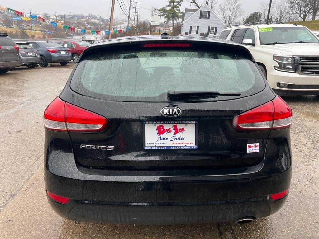 Kia Forte 5-Door LX 2016