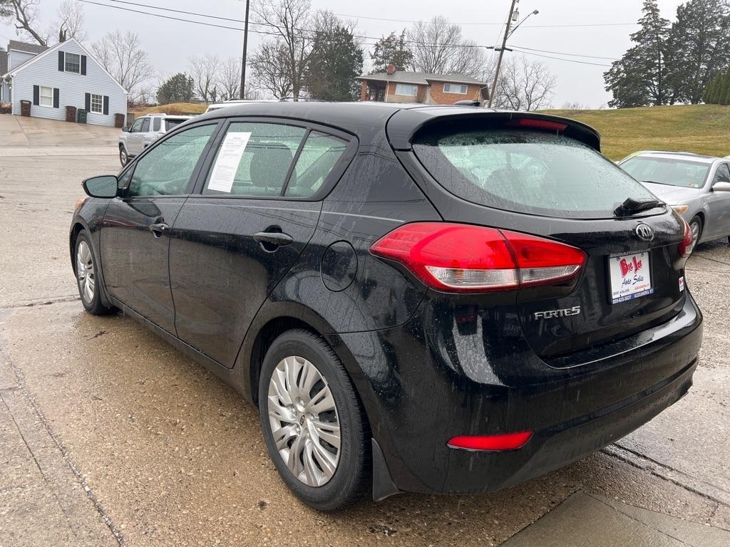 Kia Forte 5-Door LX 2016