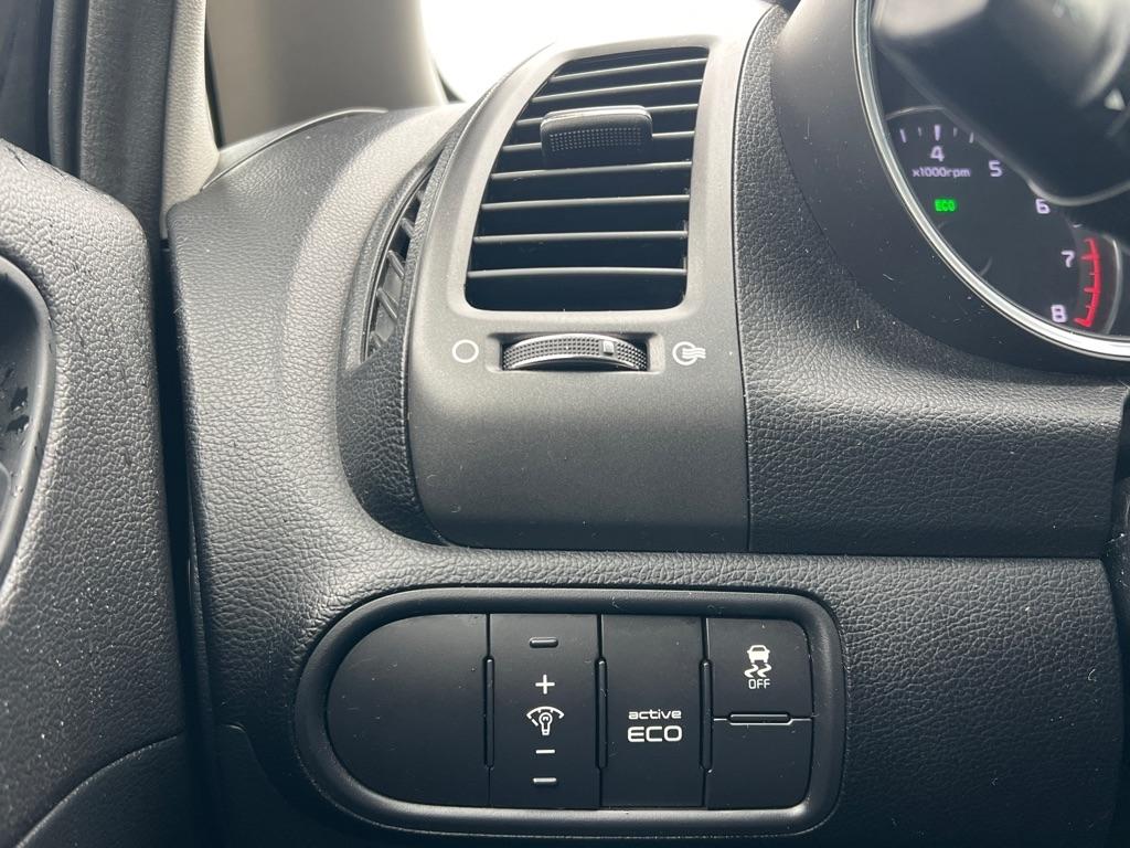 Kia Forte 5-Door LX 2016