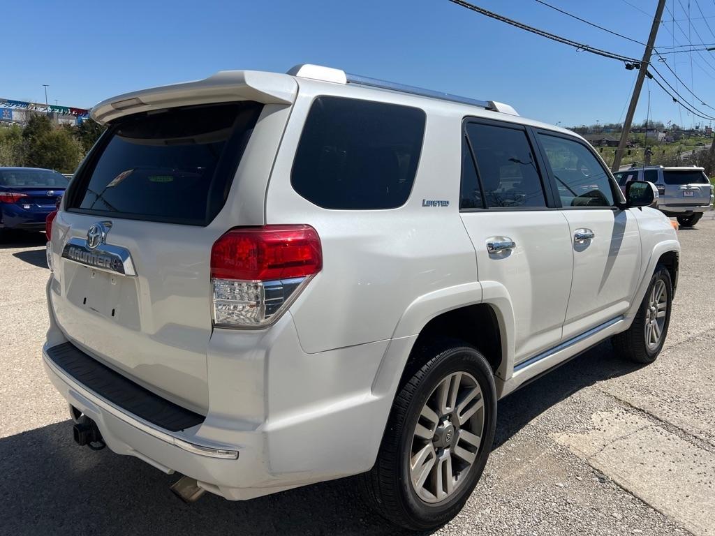 Toyota 4Runner SR5 4WD 2013