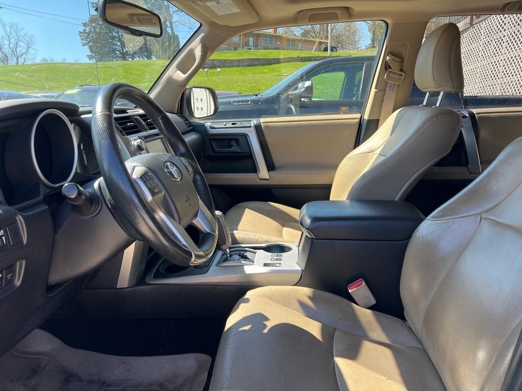 Toyota 4Runner SR5 4WD 2013