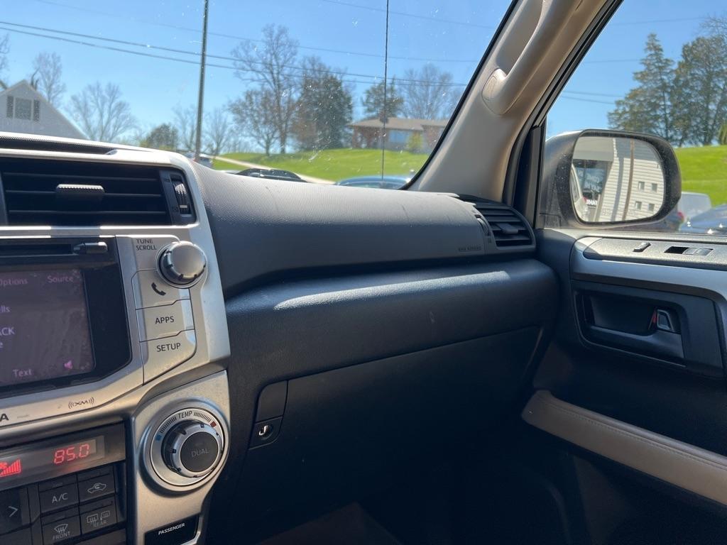 Toyota 4Runner SR5 4WD 2013