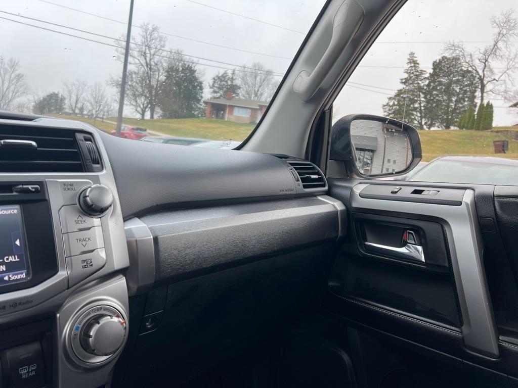 Toyota 4Runner SR5 4WD 2018