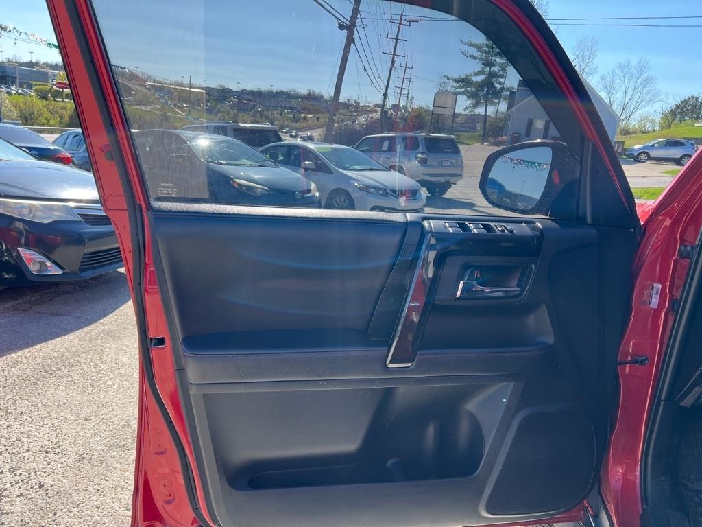 Toyota 4Runner TRD Offroad Premium 4D SUV 4WD V6 2018