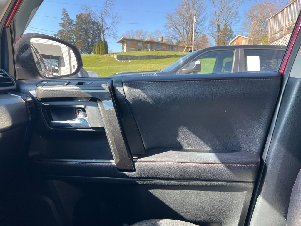 Toyota 4Runner TRD Offroad Premium 4D SUV 4WD V6 2018