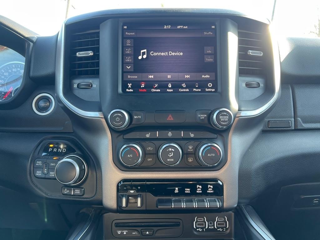 RAM 1500 Big Horn Crew Cab SWB 4WD 2019