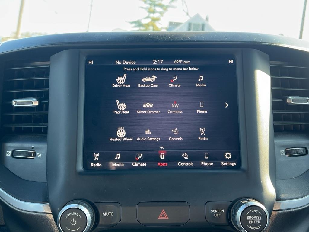 RAM 1500 Big Horn Crew Cab SWB 4WD 2019