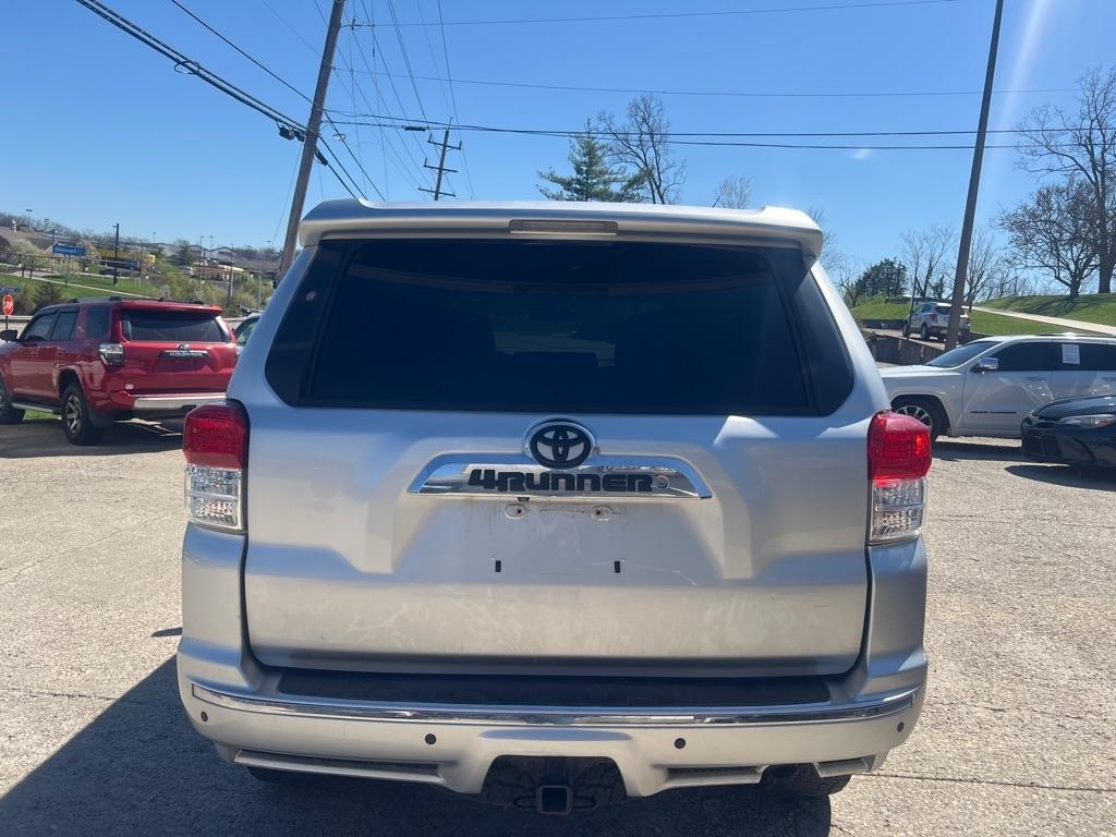 Toyota 4Runner SR5 4WD 2011