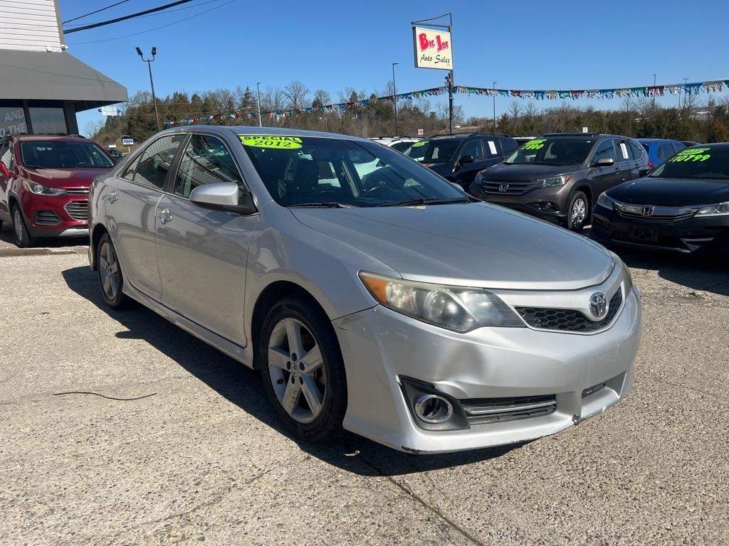 Toyota Camry SE 2012