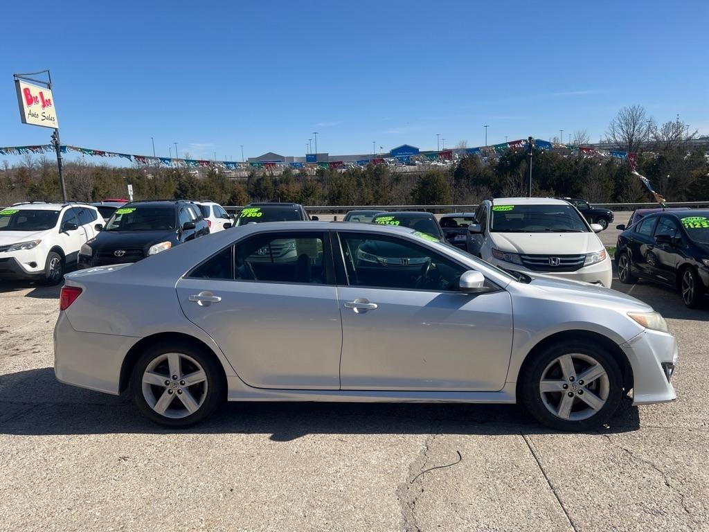 Toyota Camry SE 2012