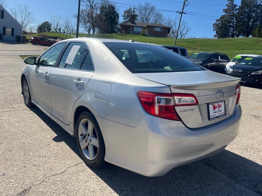 Toyota Camry SE 2012