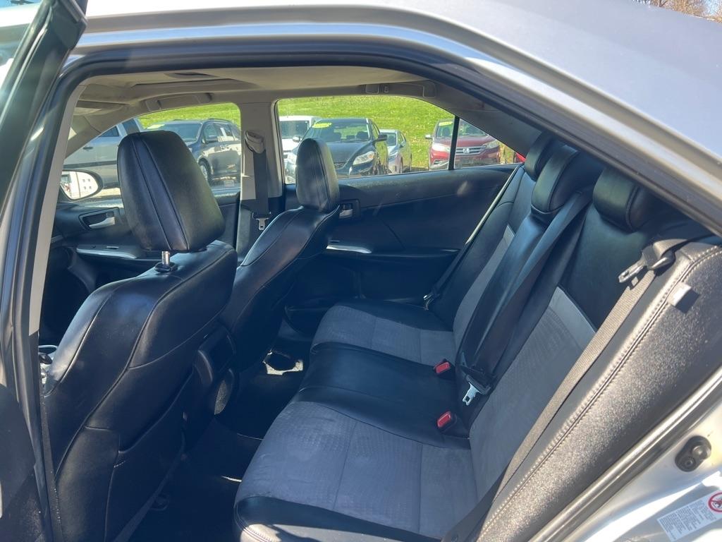 Toyota Camry SE 2012