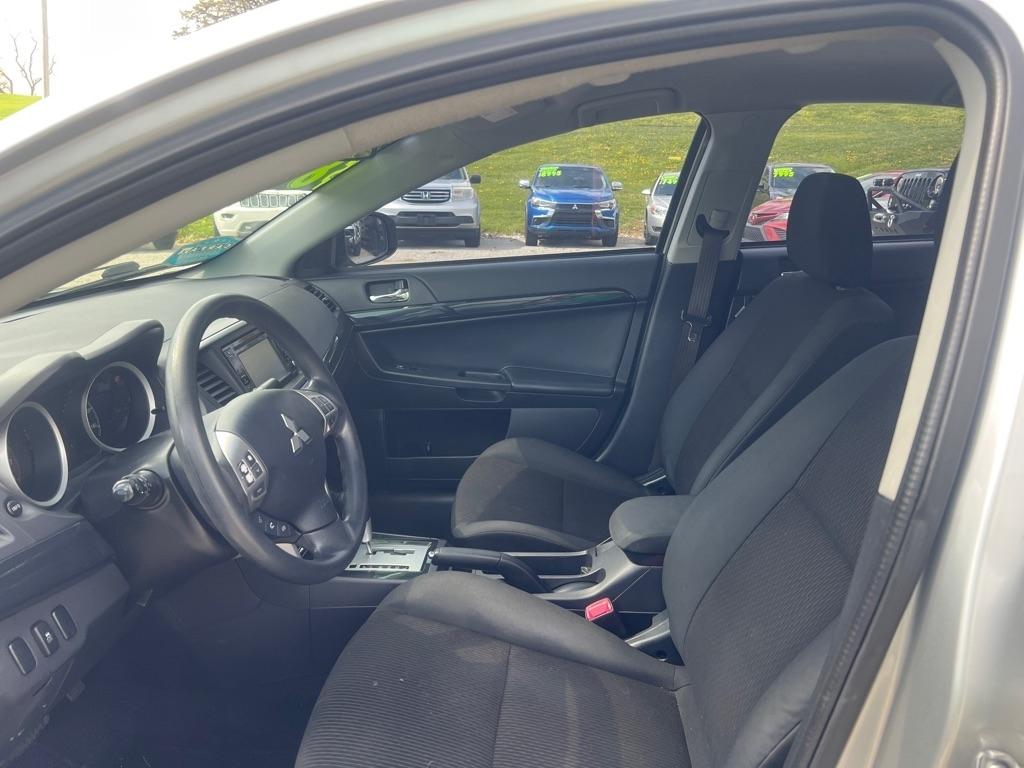 Mitsubishi Lancer ES 2.0 FWD CVT 2017