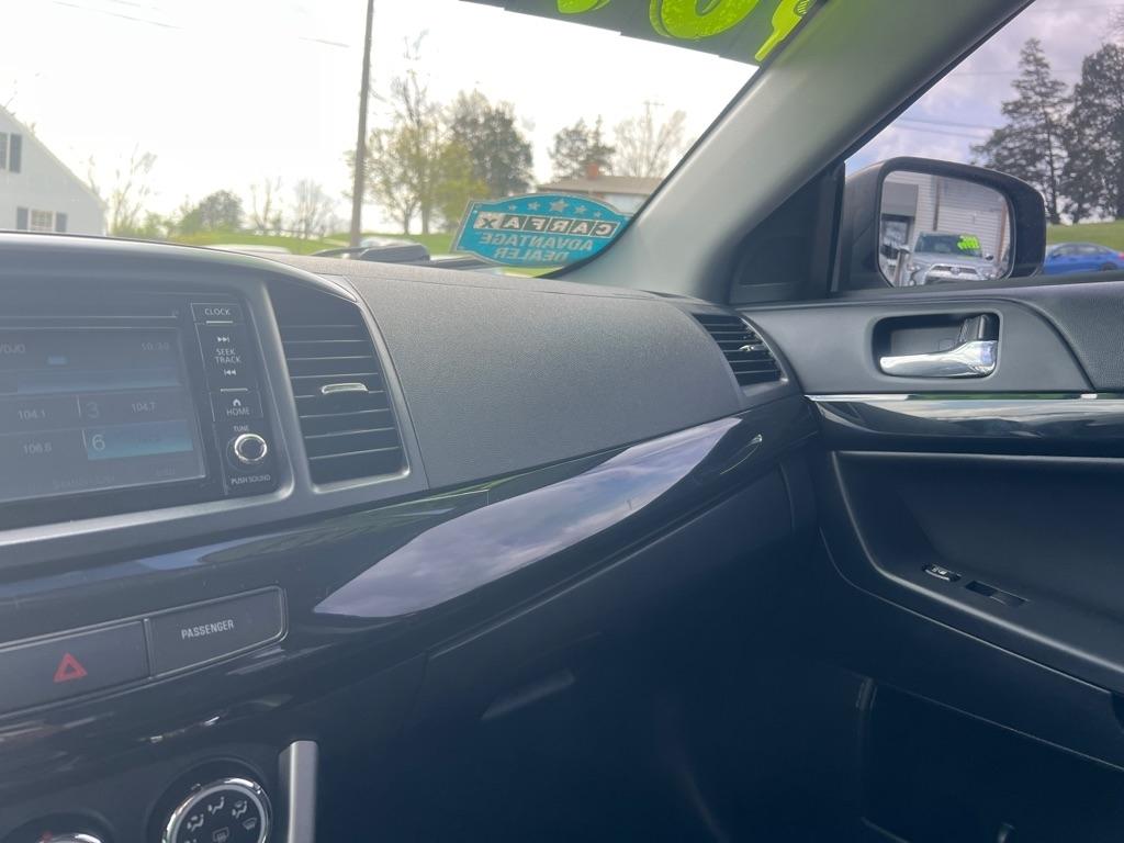 Mitsubishi Lancer ES 2.0 FWD CVT 2017